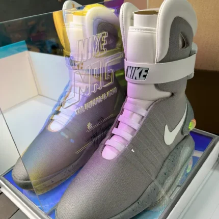 Nike MAG Back To The Future (2016)（Self Tying Shoe Laces） 417744 001